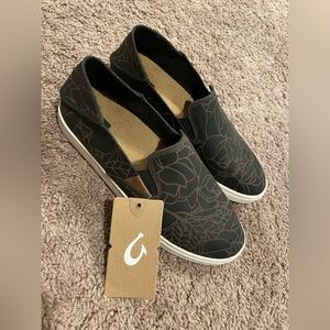 Olukai Pehuea Lau Black womens size 9 brand new without box never worn.